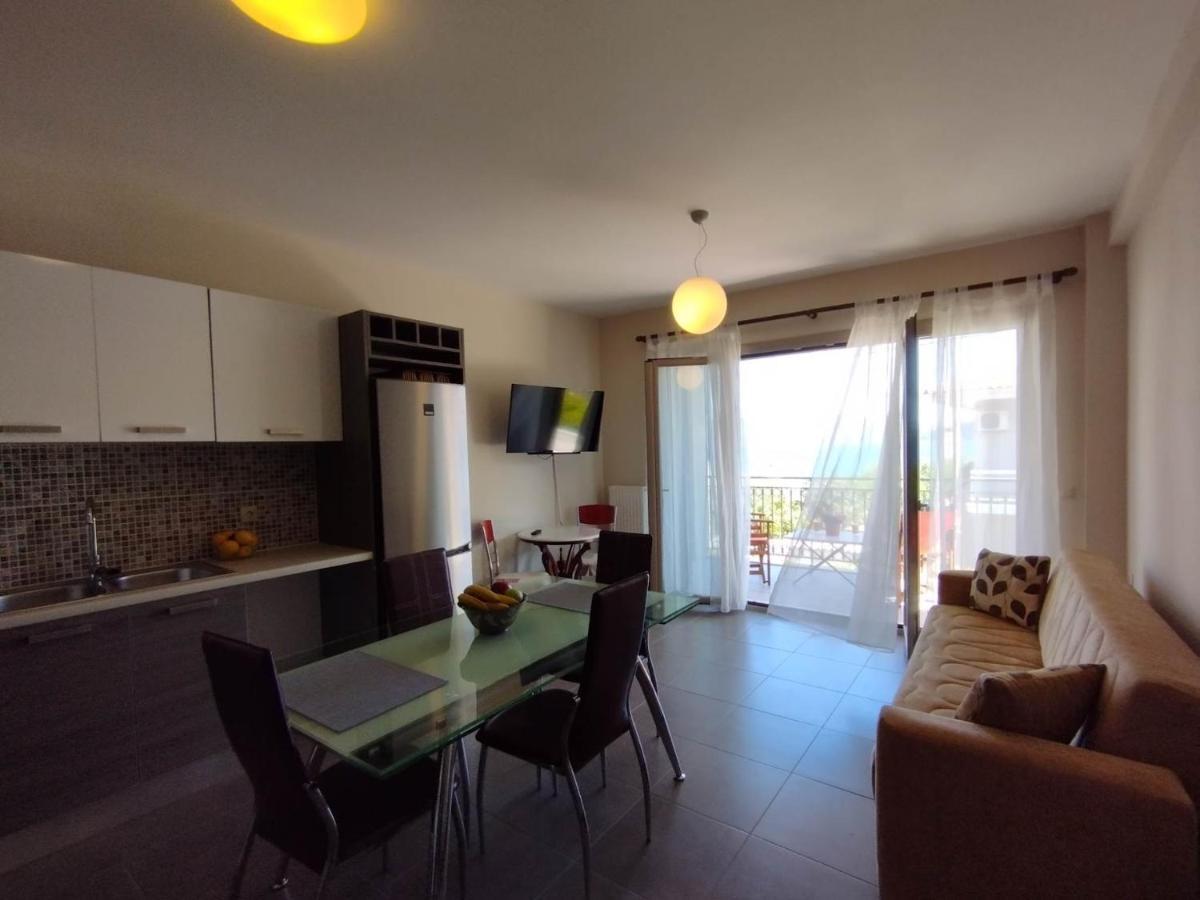 Angelos Apartments Каравомилос Екстер'єр фото
